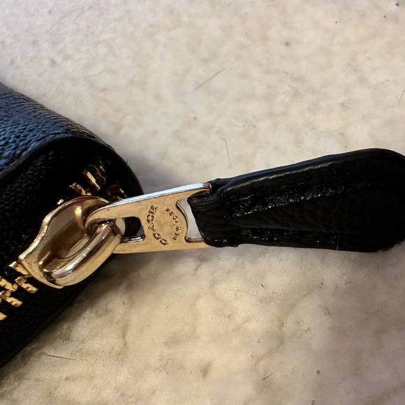 Coach | Black Leather Continental Zip Around Wallet - Picture 4 of 10
